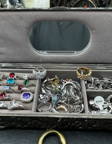 South Arkansas Junk Hunt Jewelry Treasures Picked Up Today. 