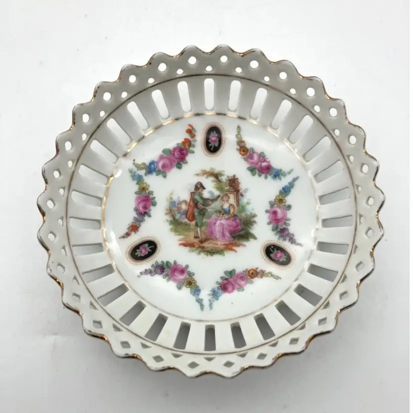 BIN - Vintage German Porcelain Bavaria Reticulated Bowl With Gold Trim 3.875”