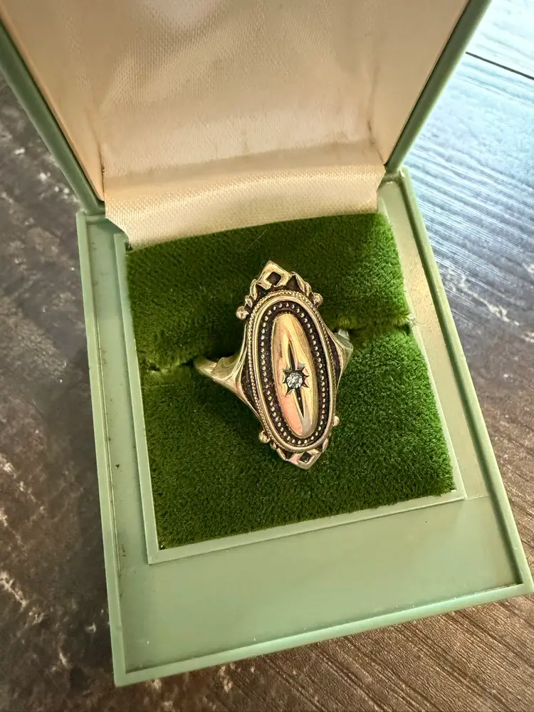 Vintage Avon Kensington Ring