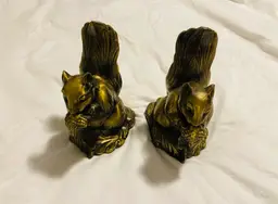 Vintage Brass Finish Squirrel Book Ends Artist Mold Metal Cast Nuts 1970s Mid Century Modern Hollywood Regency CottageCore Eclectic