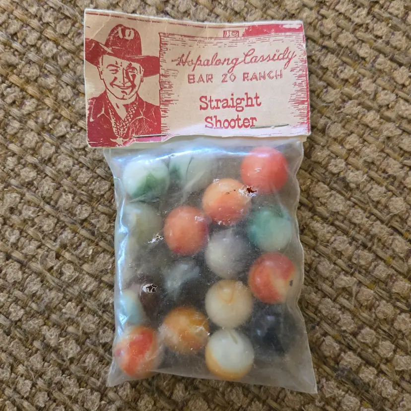 Marbles Hopalong Cassidy Bar 20 Ranch Straight Shooter-16 Some Uranium Glowy New in Damaged package