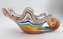 Sooner Swirl Glass Hand Blown Cornucopia Bowl