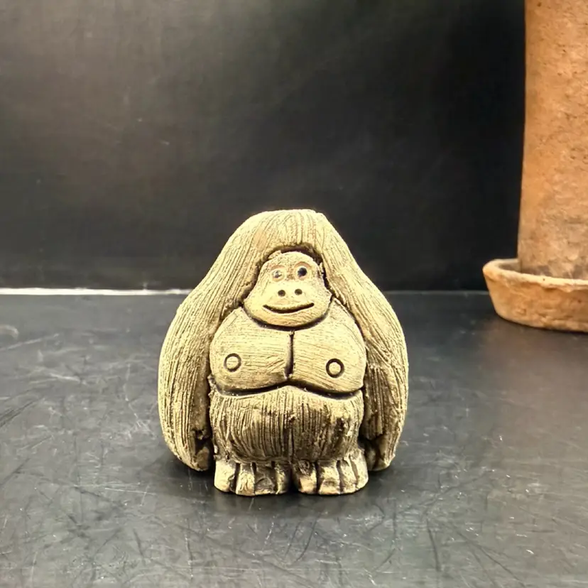 Artesanía Rinconada Baby Gorilla Pottery Figurine 1.75”