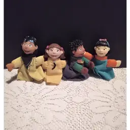#01 Vintage Russ Berrie 4 Finger Puppets The Puzzle Place