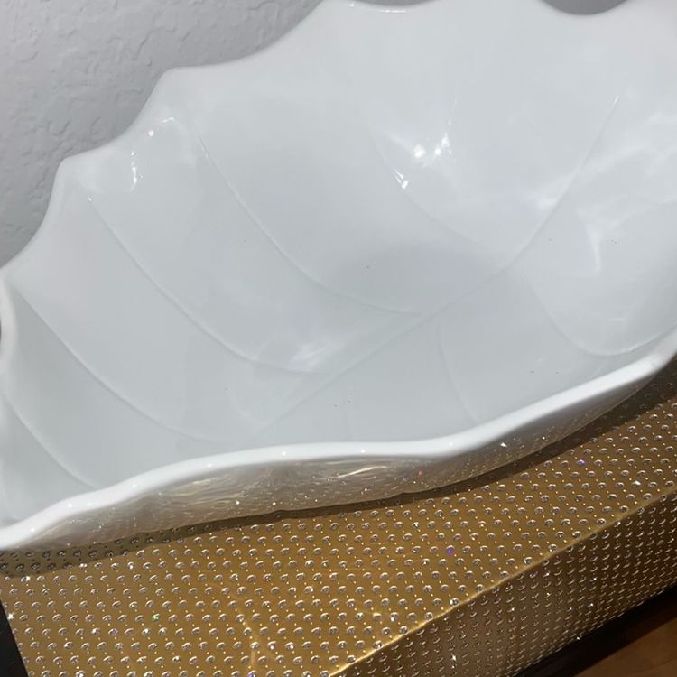 Elegant White Ceramic Leaf Dish for Entertaining & Décor