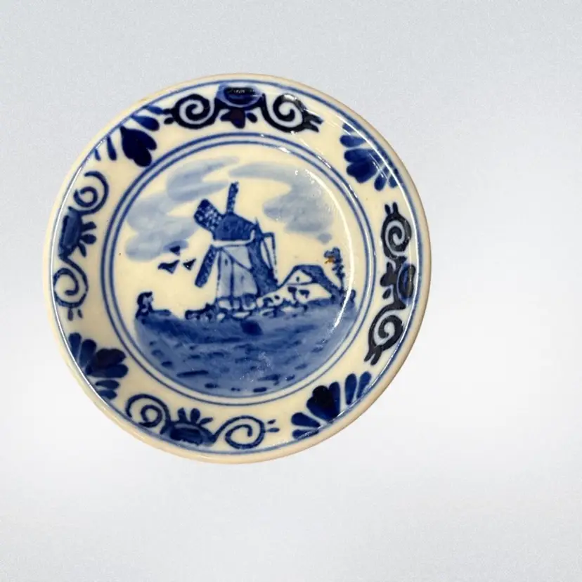 32 Miniture Delft Plate
