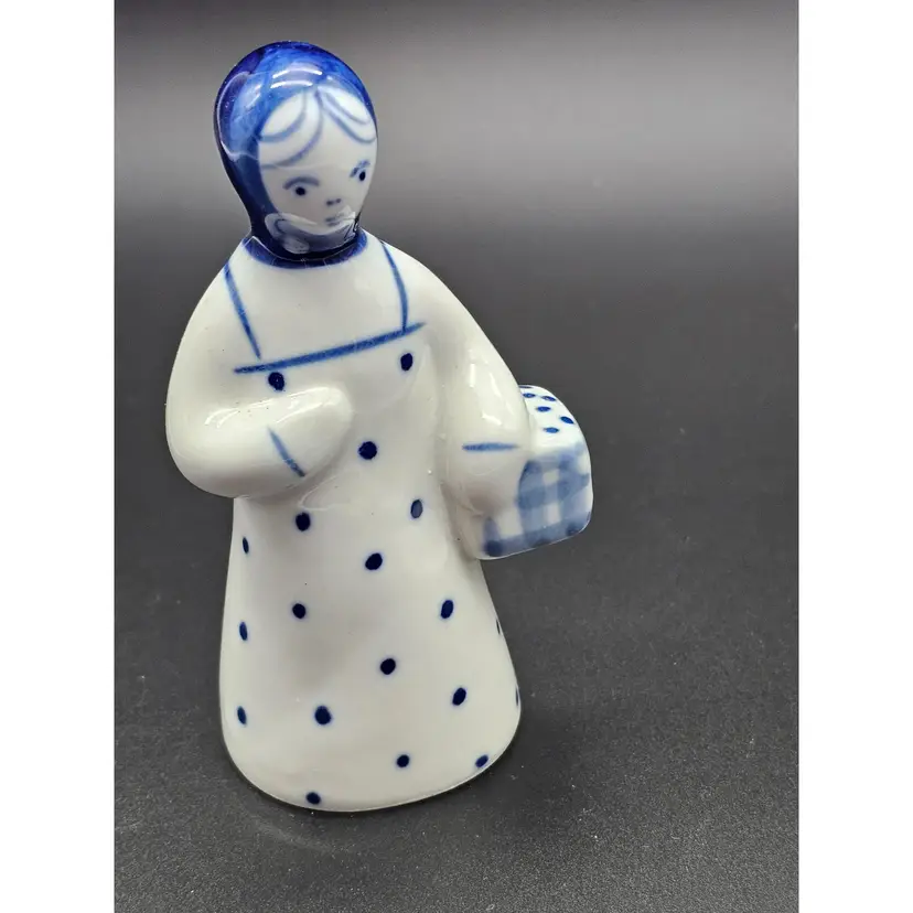 Vtg Porcelain Girl Figurine With Basket Made In Russia