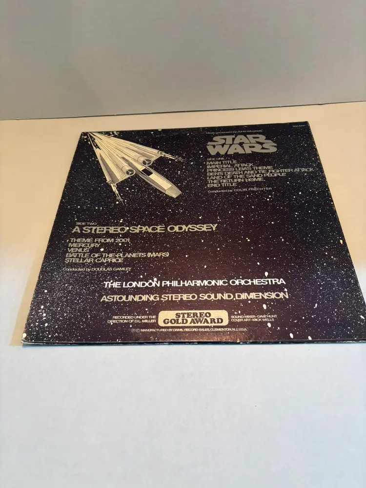 Vintage Vinyl "Star Wars" by The London Philharmonic Orchestra Damil Rec. 1977