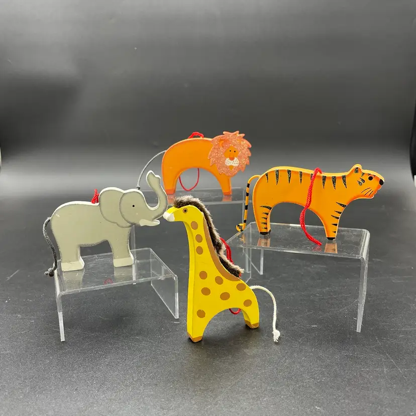 Wooden Animals Hanging Ornaments Zoo Safari Animals Lion Tiger Elephant Giraffe