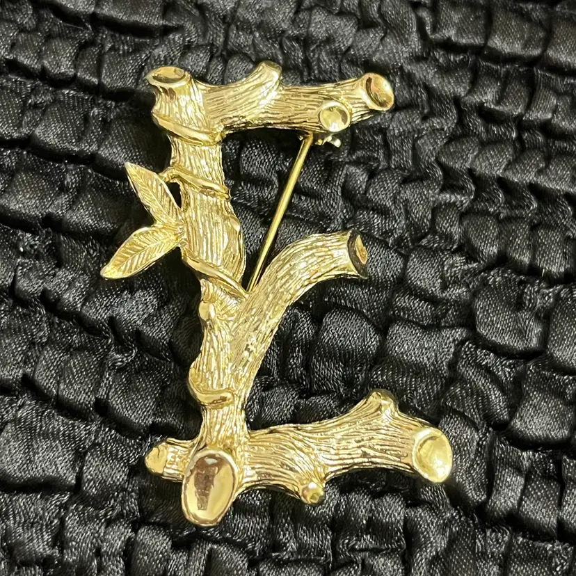 Sarah Coventry Goldtone Monogram E Brooch Vintage