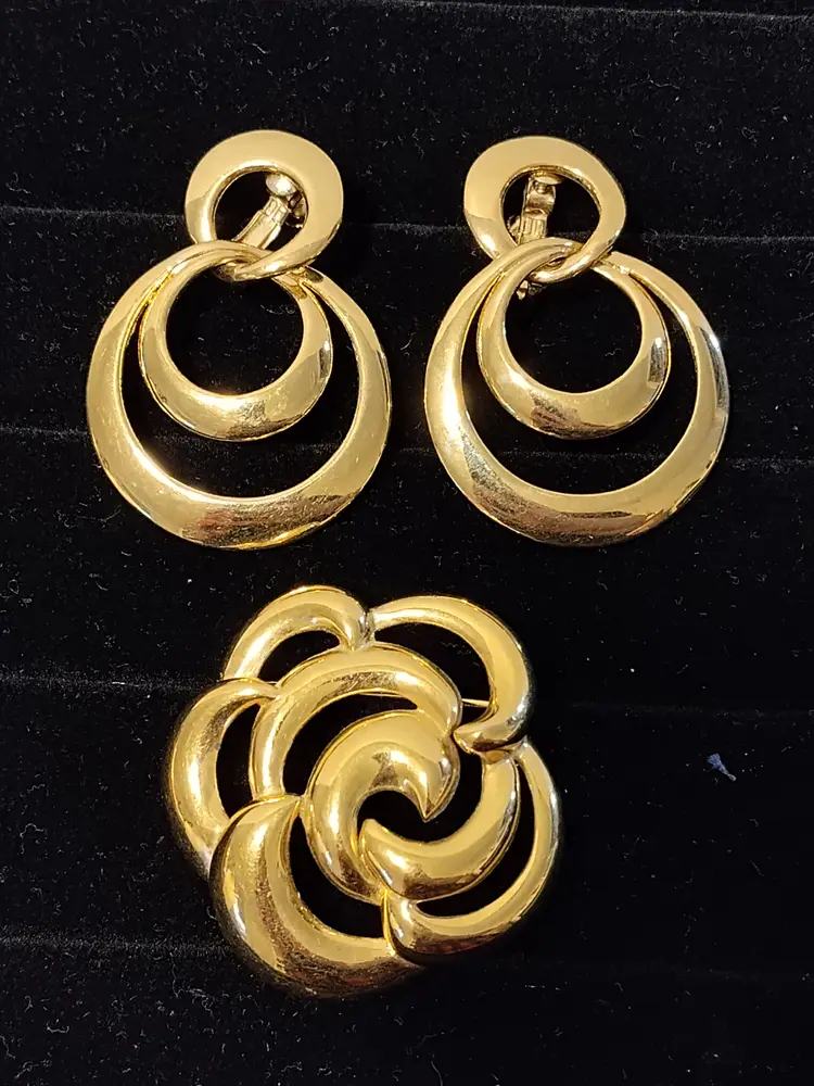 Vintage Napier Brooch & Clip Earrings Set