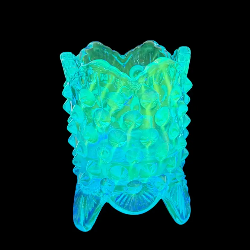 Vintage Fenton Colonial Blue Hobnail Toothpick Holder 3 Footed MCM Glows
2.75” T x 2” W