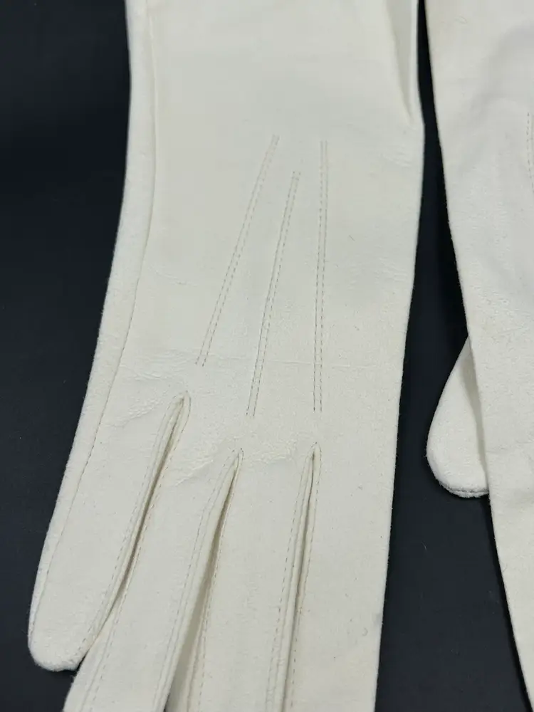 Vintage NOS Mademoiselle, Ivory, Leather Women’s Gloves, England