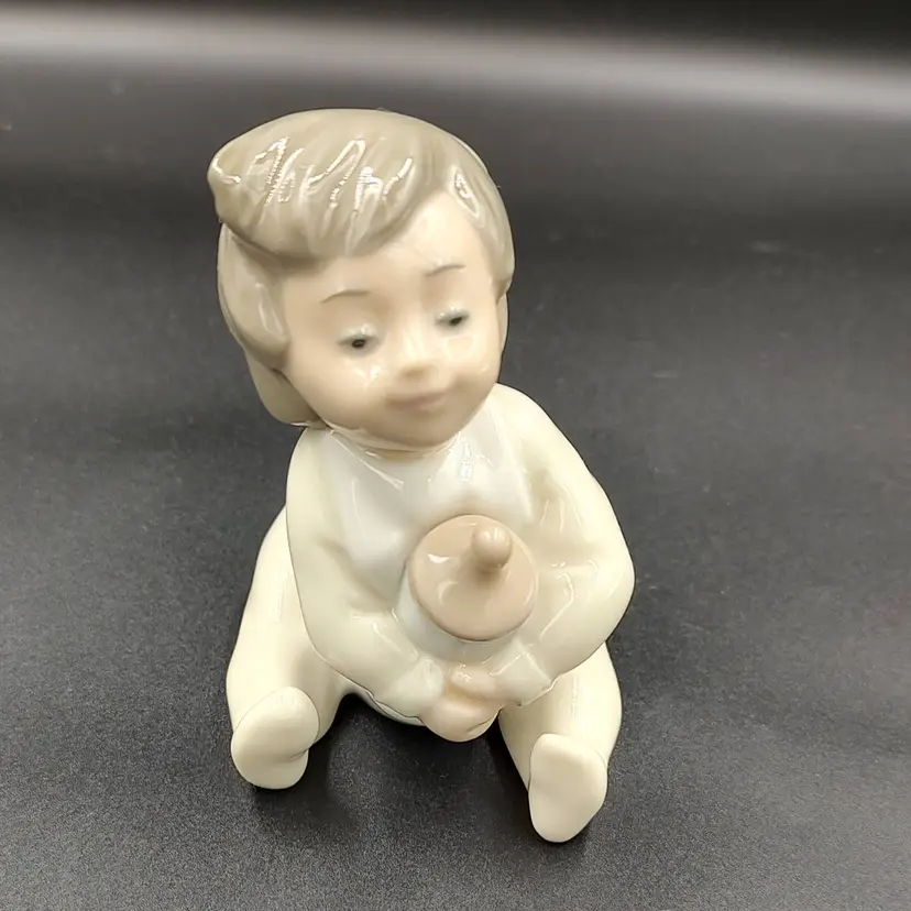 Vtg NAO Lladro Baby Boy With Bottle Figurine