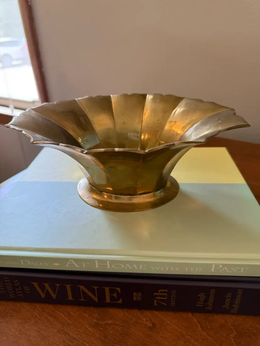 ☀️9-1/4” W x 3-1/2” H Vintage Brass Bowl