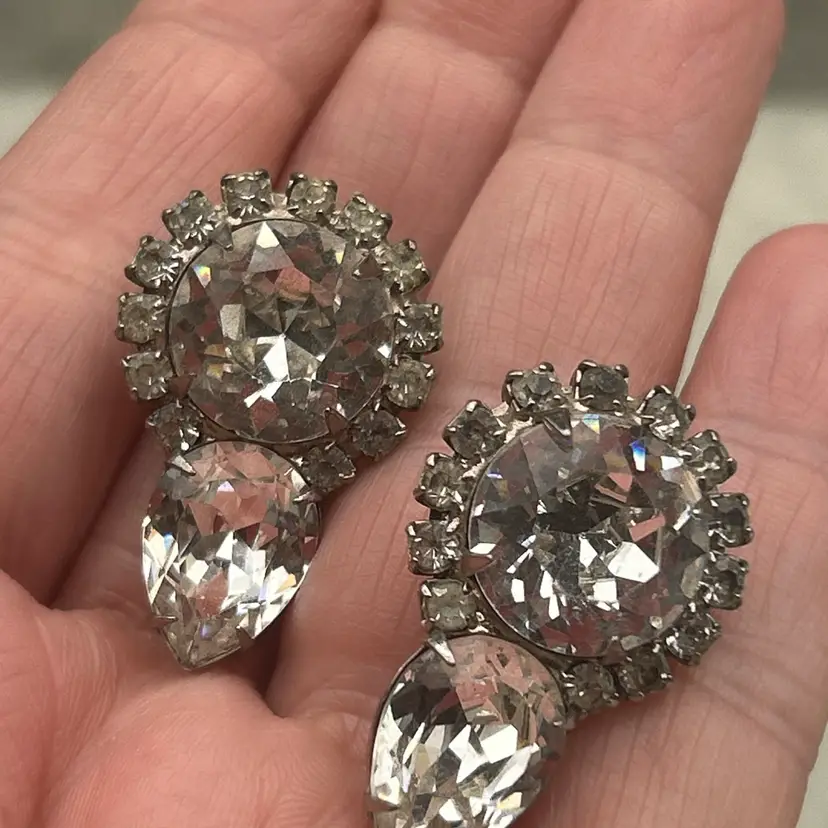 Vintage Weiss Rhinestone Drop Clip-On Earrings Halo & Teardrop Silver Tone Statement