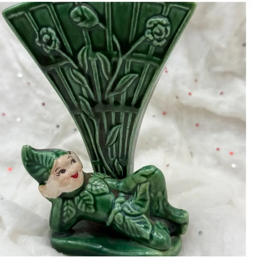Vintage Treasure Craft Christmas Pixie Elf Fan Vase