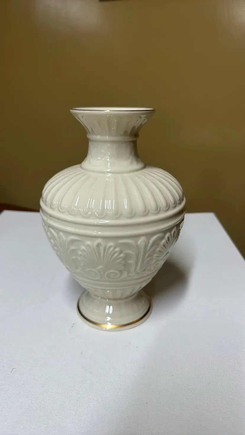 Lenox China Sculpted Athenian 8.25” Cream Gold Trim Made In USA