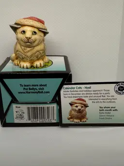 Harmony Kingdom Pot Bellys Calendar Cats Noel (December) cat figurine.
