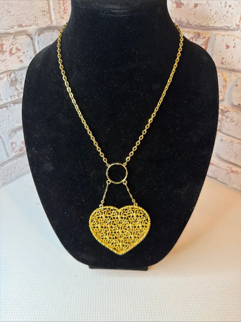 VTG Openwork Heart Necklace Costume Silvertone Filigree Boho Romantic Drop Love