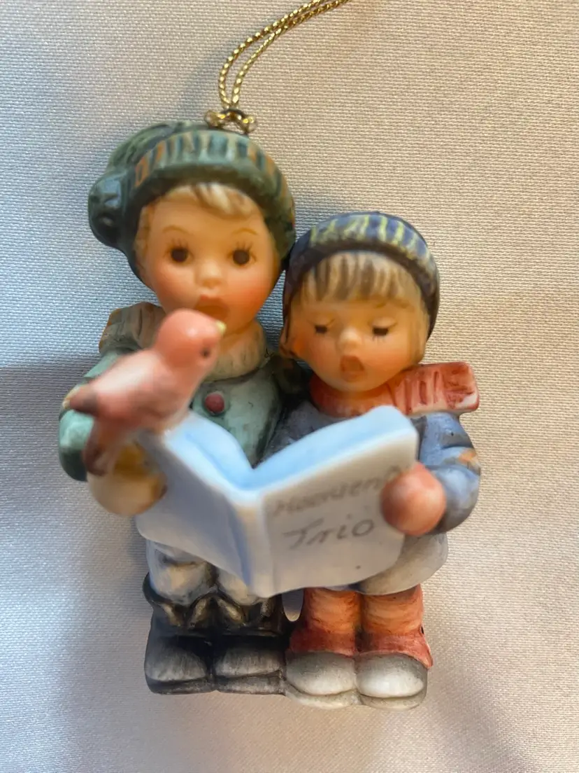 Bertha Hummel Signed 1997 Goebel Singing Children ornament