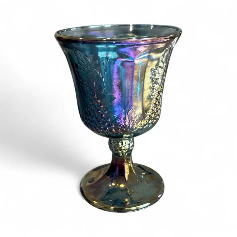 Vintage Indiana Harvest Carnival Glass With Iridescent Grape Design