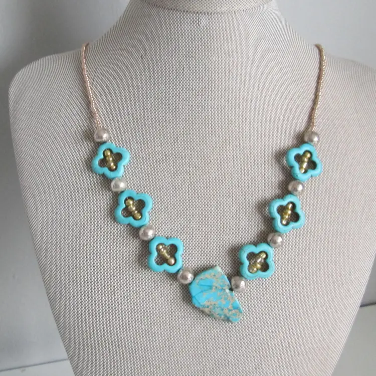 Vintage Southwestern Silver, Gold and Turquoise Howlite Flower Beaded Necklace