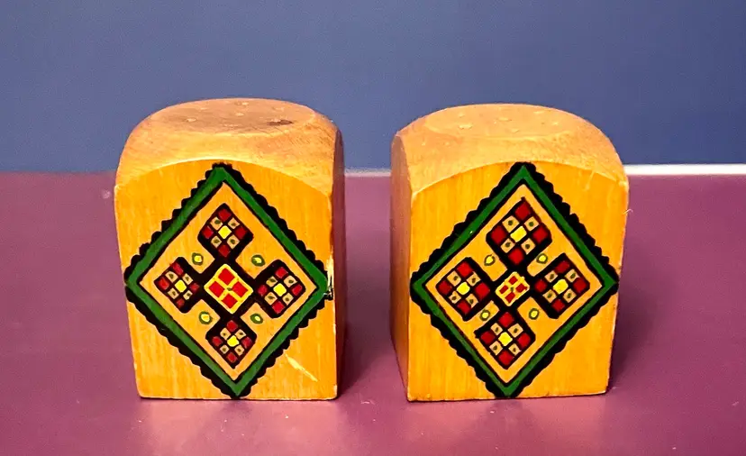 Vintage Hand Painted Ukraine Wood Salt And Pepper Shakers
