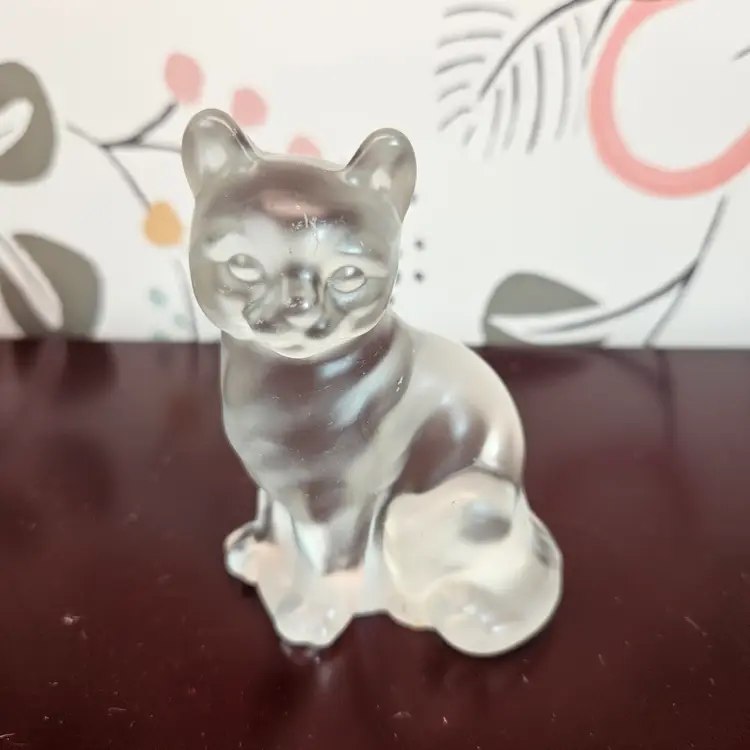 Vintage Signed Fenton Frosted Glass Sitting Cat Figurine Paper Weight 4"