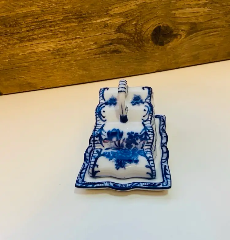 Vintage Blue Flow Style Butter Dish Victorian CottageCore English Country Farmhouse Shabby Chic