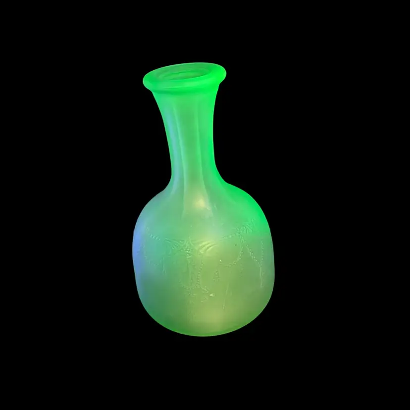 Vintage Anchor Hocking Green Frosted Cameo AKA Ballerina Vase Glows 8” Tall x 5” At The Base x 2” At The Rim