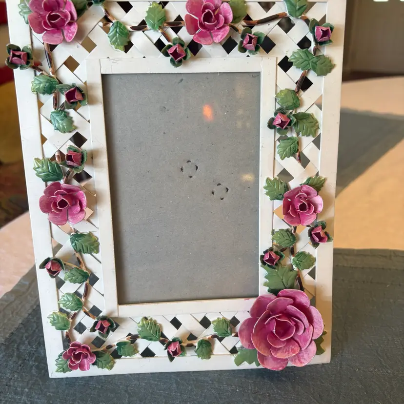 MALDEN Intl ROSES METAL PHOTO FRAME GARDEN TRELLIS cottage core 4x6