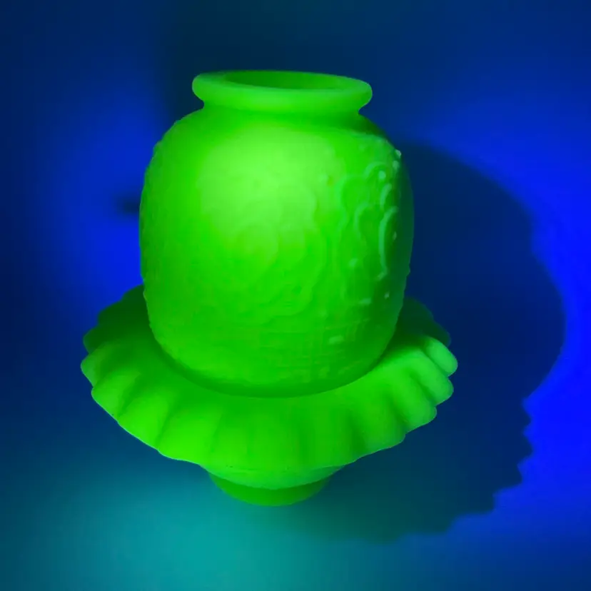 Fenton Persian Medallion Lime Green Satin GLOW Fairy Lamp MISSING INSERT