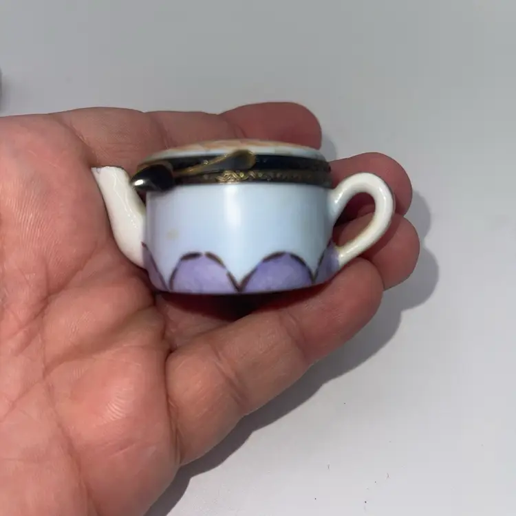 Vintage Limoges Peint Main Teapot Trinket Box 2.75