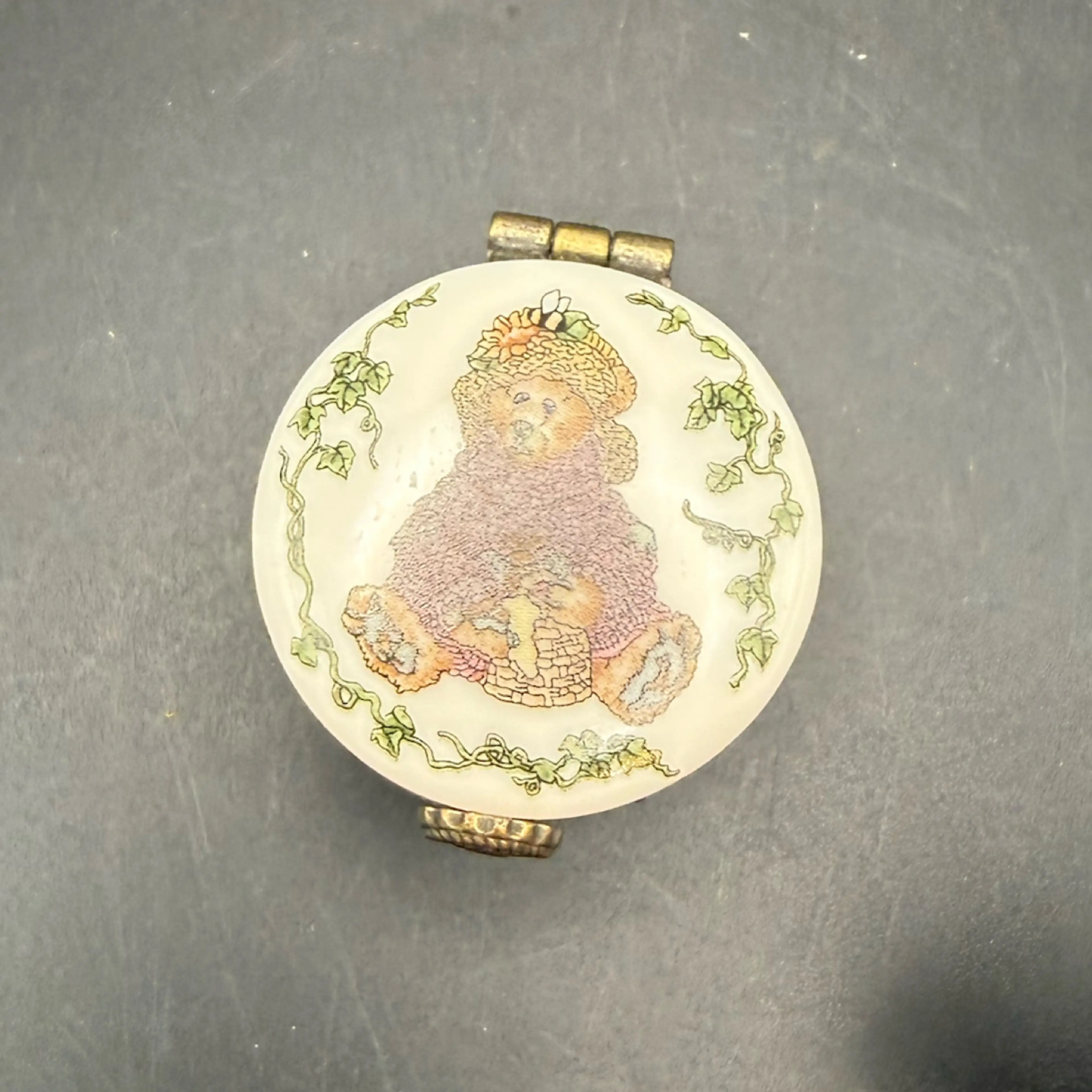 Image 3 of 5