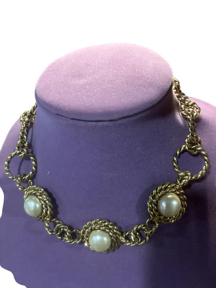 Vintage Chunky Pearl Gold Tone Necklace