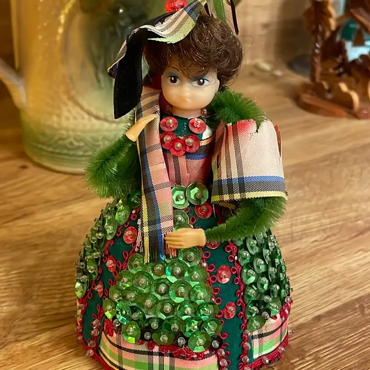 Night Before Christmas Book & Sequined Doll Lot