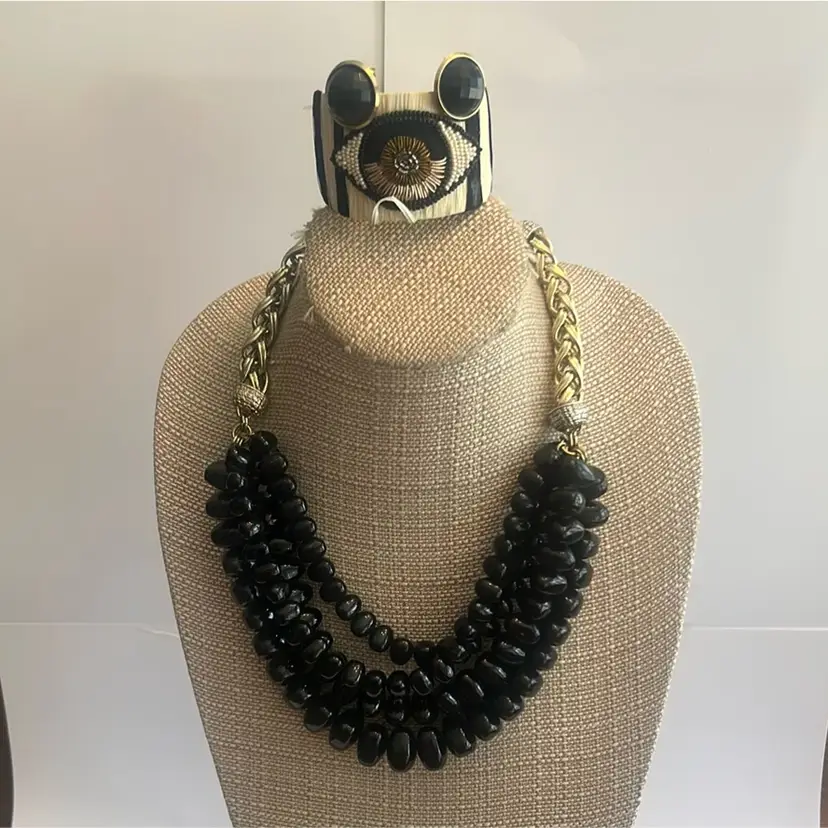 #07 - All Seeing Eye Lot