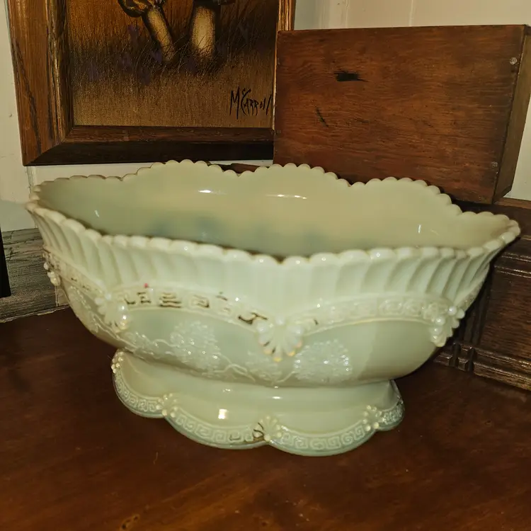Antique Chrysanthemum Sprig Custard Glass Bowl Northwood Pagoda Large Berry EAPG *365nm best glow*