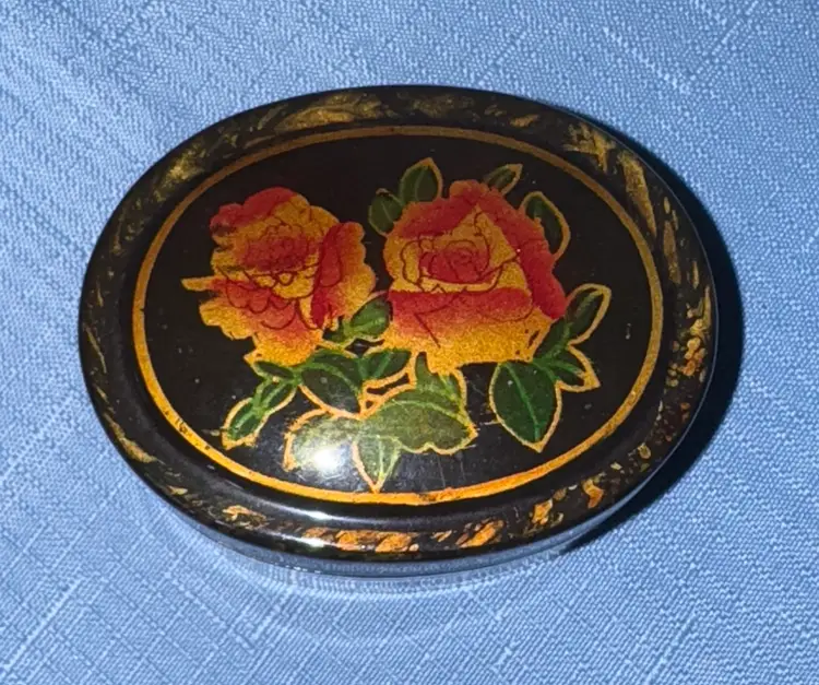 Floral Trinket Jewelry Knick Knack Ring box 
Vintage Oval Decorative Box 3”