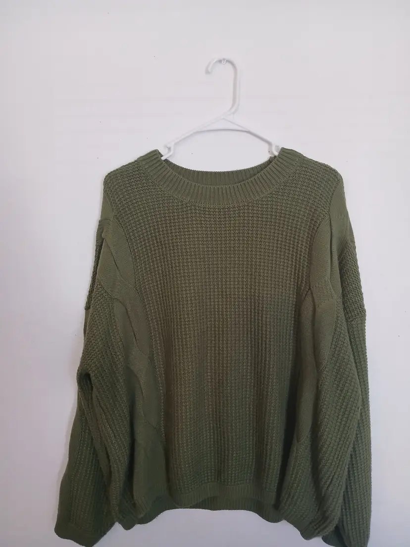 SO Women’s Green Cable Knit Crewneck Sweater Size XL Long Sleeve Pullover
