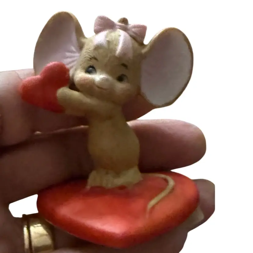 Lefton Mouse On Heart Mini