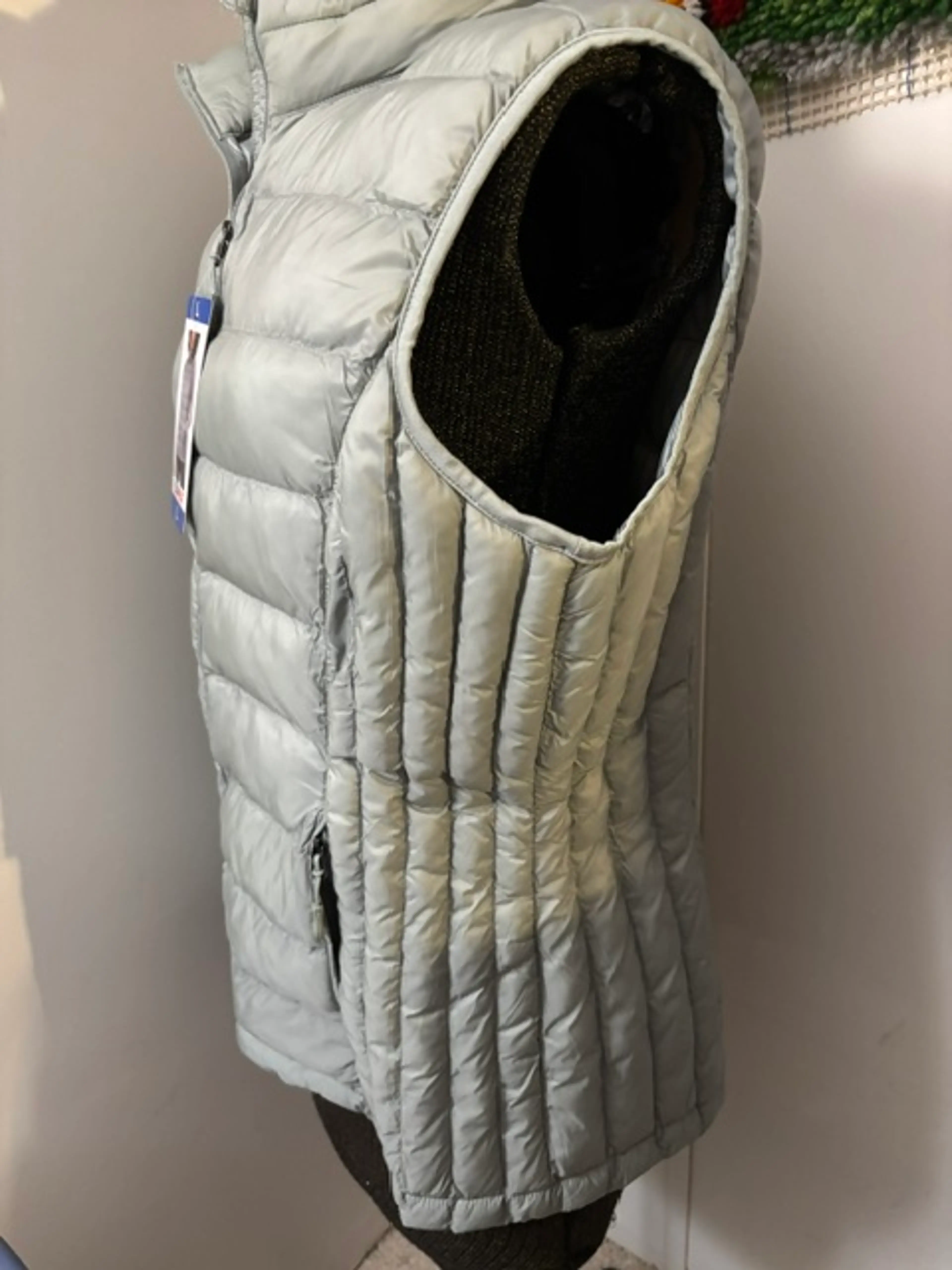 Image 2 of 4