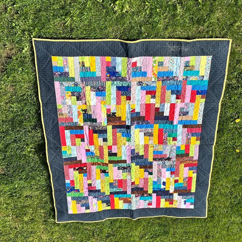 Quilt vintage hand sewn log cabin pattern