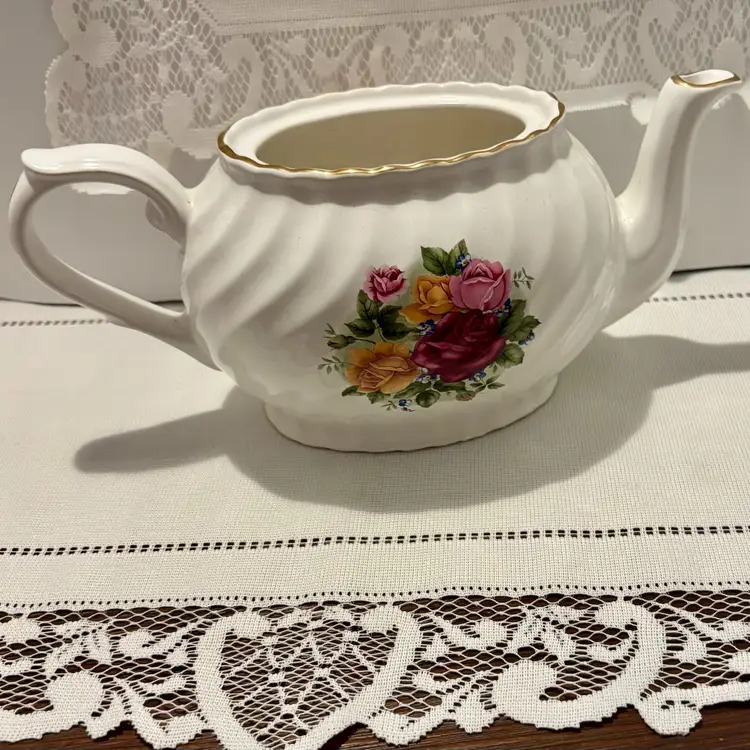 Vintage England Made Arthur Wood Marked Teapot 10” Widest