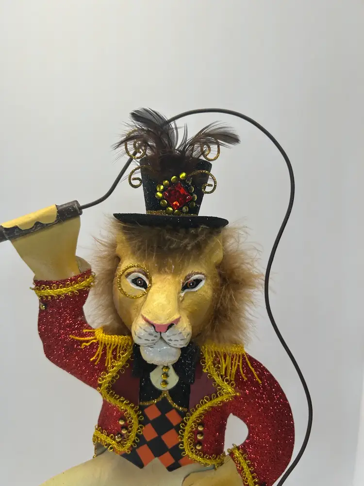 Pier 1 Imports Le Cirque Enchanted Halloween Lion Ringmaster Metal Figurine