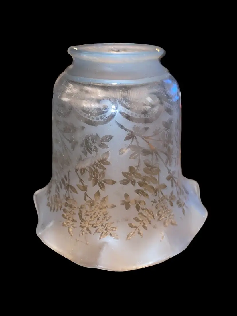 VICTORIAN CLEAR LEAVES ETCHED GLASS LAMP SHADE 2 1/4" FITTER RUFFLED