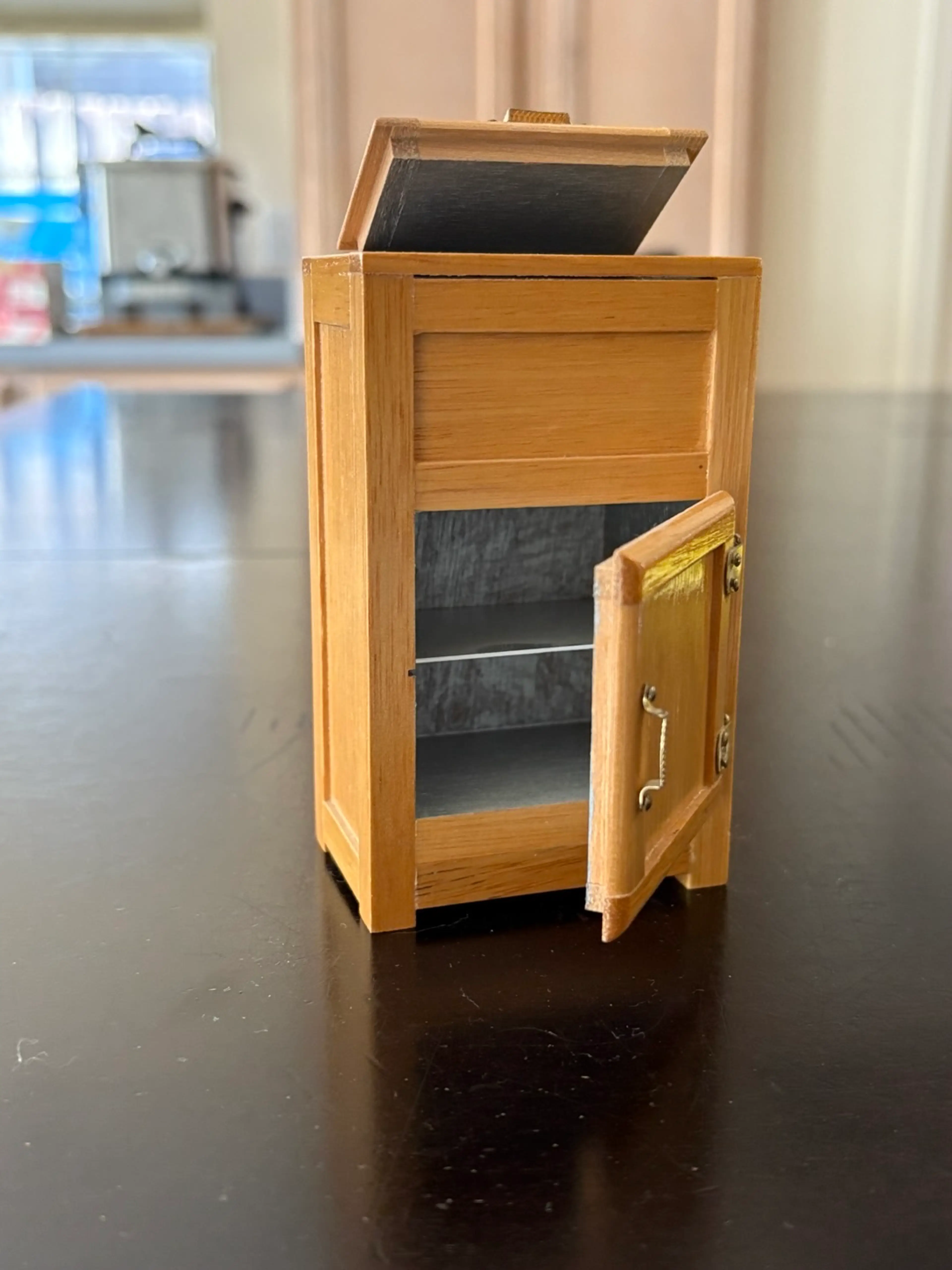 Image 2 of 6
