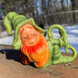 Vintage Lefton Elf / Leprechaun / Gnome Sleeping On Barrel #3522. 3.25”h.