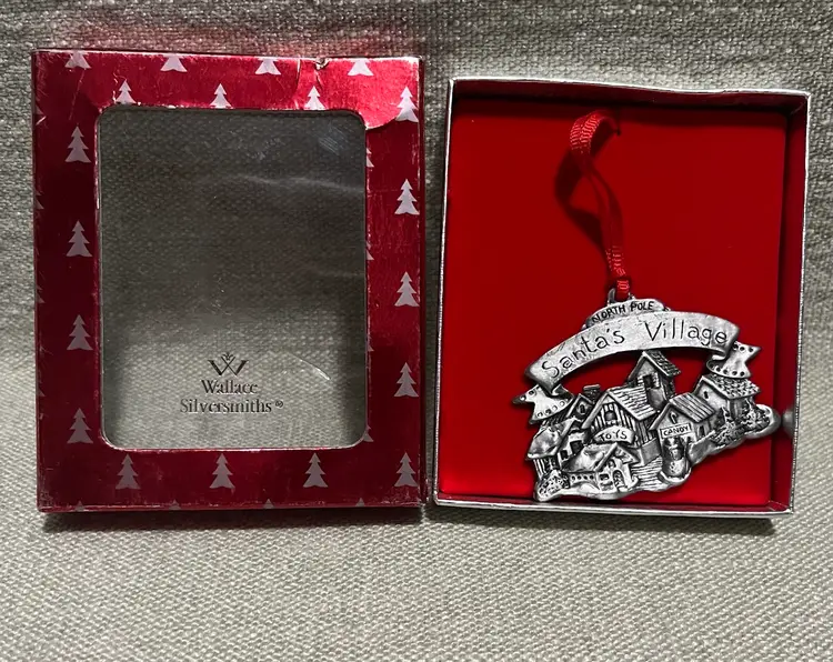 Vtg Wallace Silversmith Christmas Village 2 Sided Ornament W075932 Dolls Candy